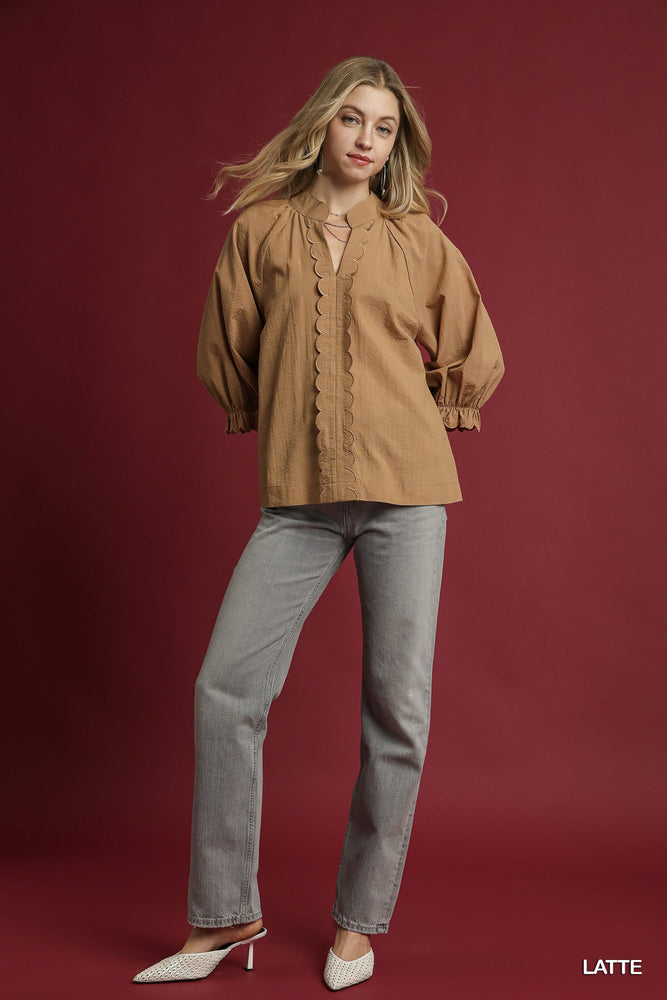 TEXTURED STRIPE SCALLOP TOP