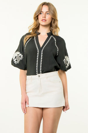 EMB PUFF SLEEVE V NECK TOP